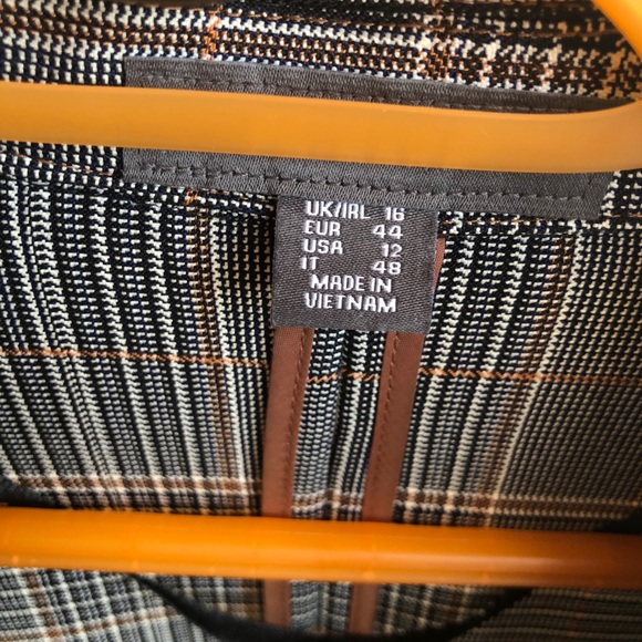 Duster style unlined jacket. Purchased in UK - Picture 2 of 2